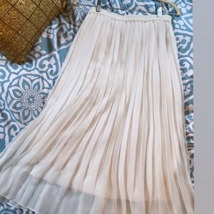 Uniqlo skirt size small